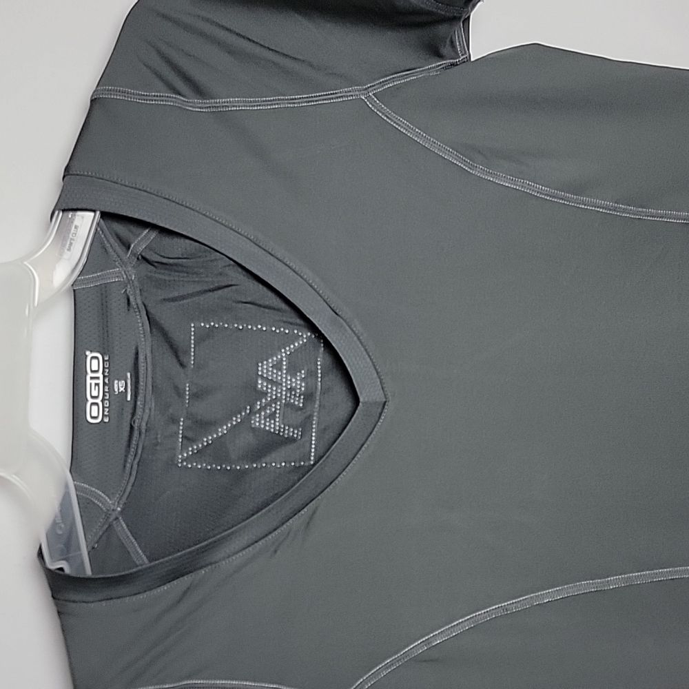 Women OGIO Endurance V-Neck Shirts - Picture 4 of 6